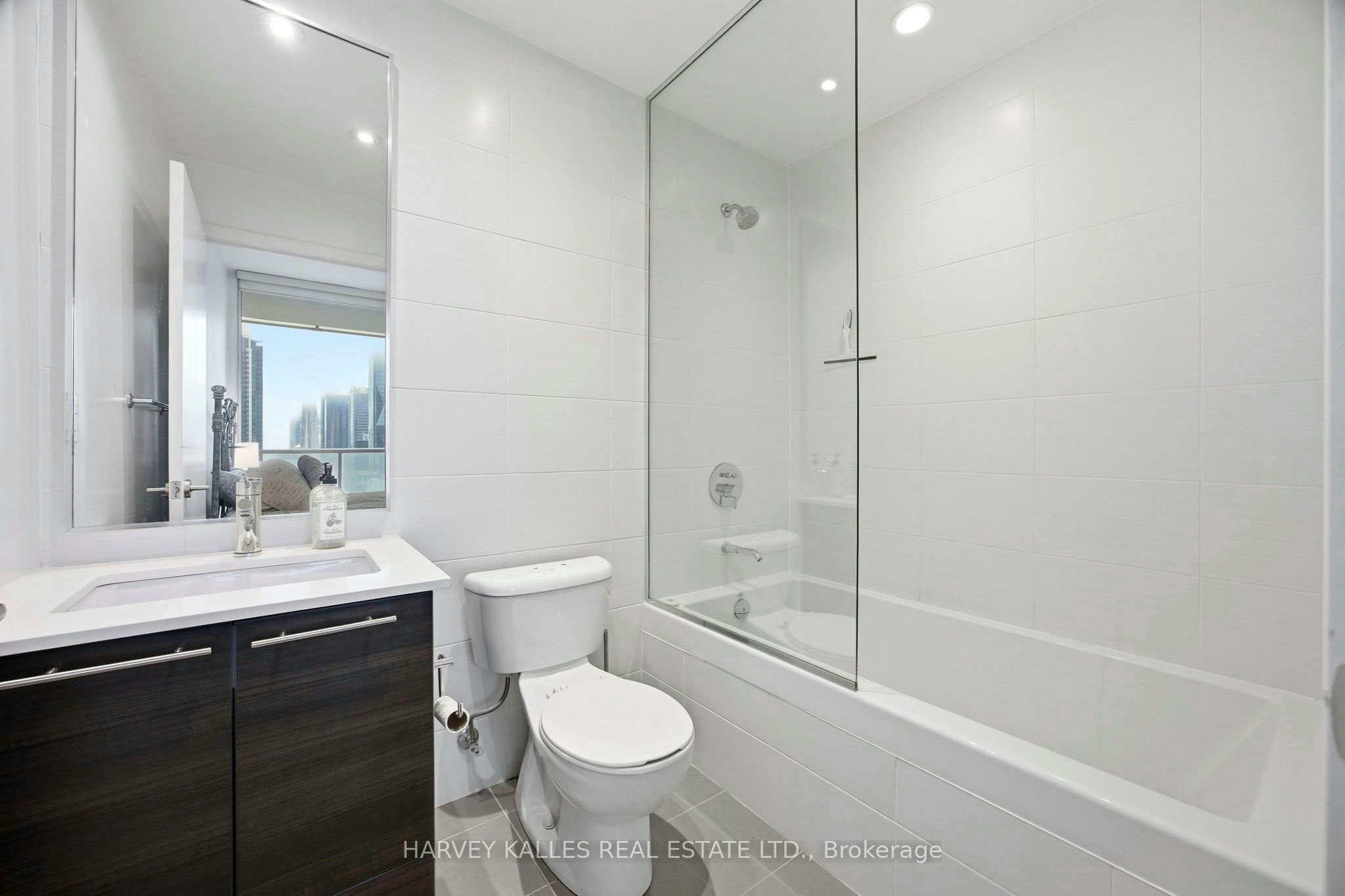 1612-1 Market Street, Toronto, ON, M5E 0A2 - 17