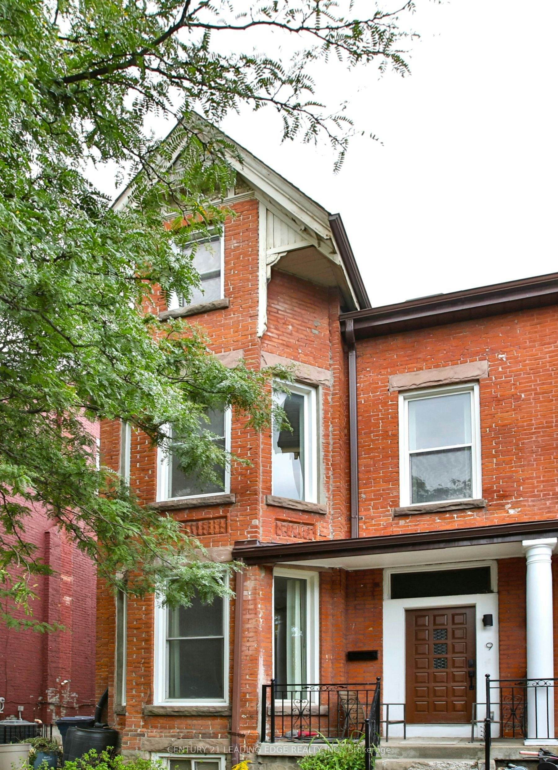 9 Borden Street, Toronto, ON, M5S 2M8