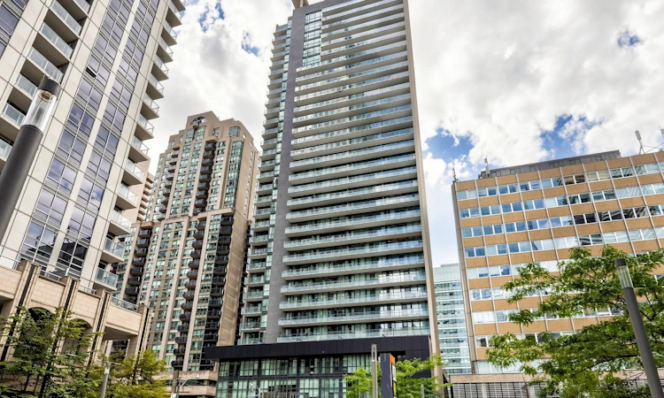 513-770 Bay Street