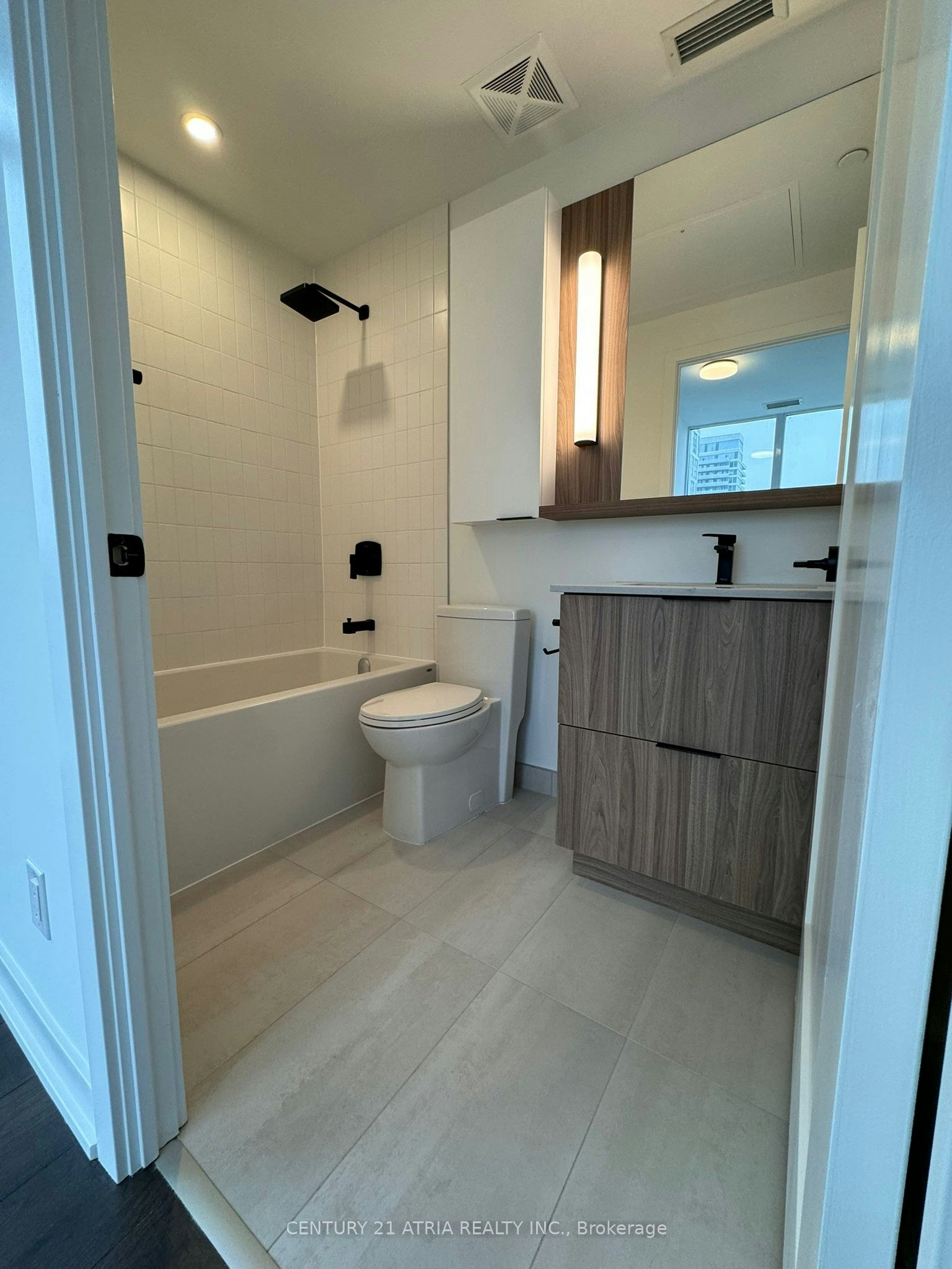 1119-5 Defries Street, Toronto, ON, M5A 0W7 - 8