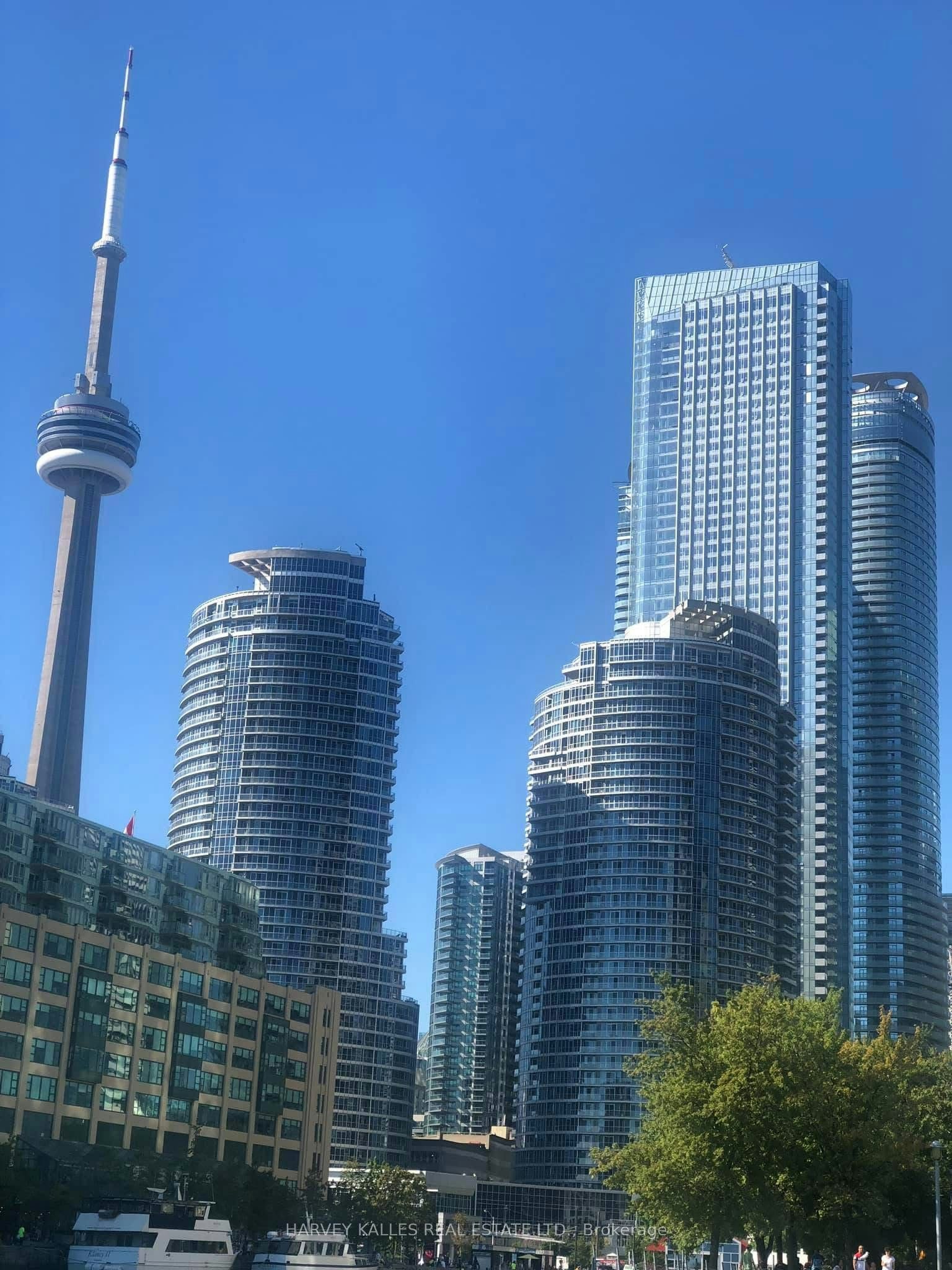 610-8 York Street, Toronto, ON, M5J 2Y2