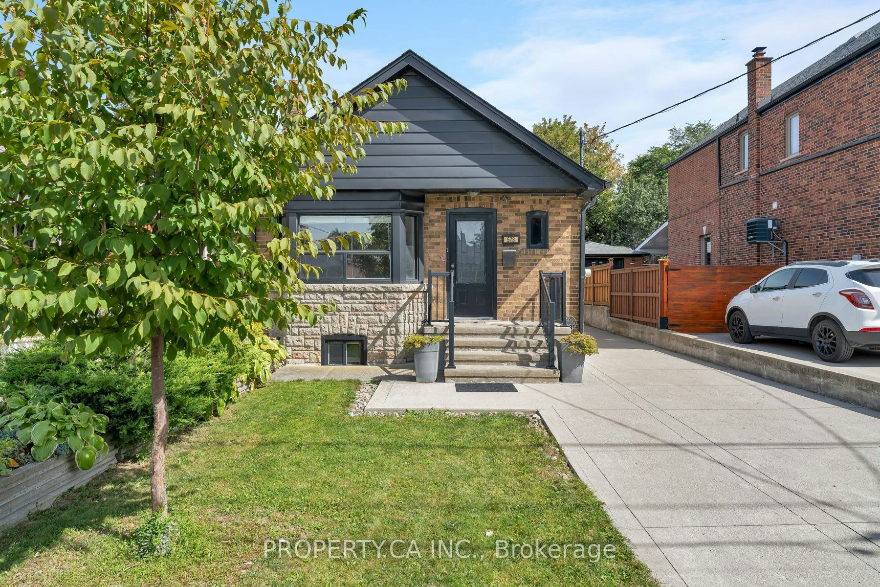573 Northcliffe Boulevard, Toronto, ON, M6E 3L6