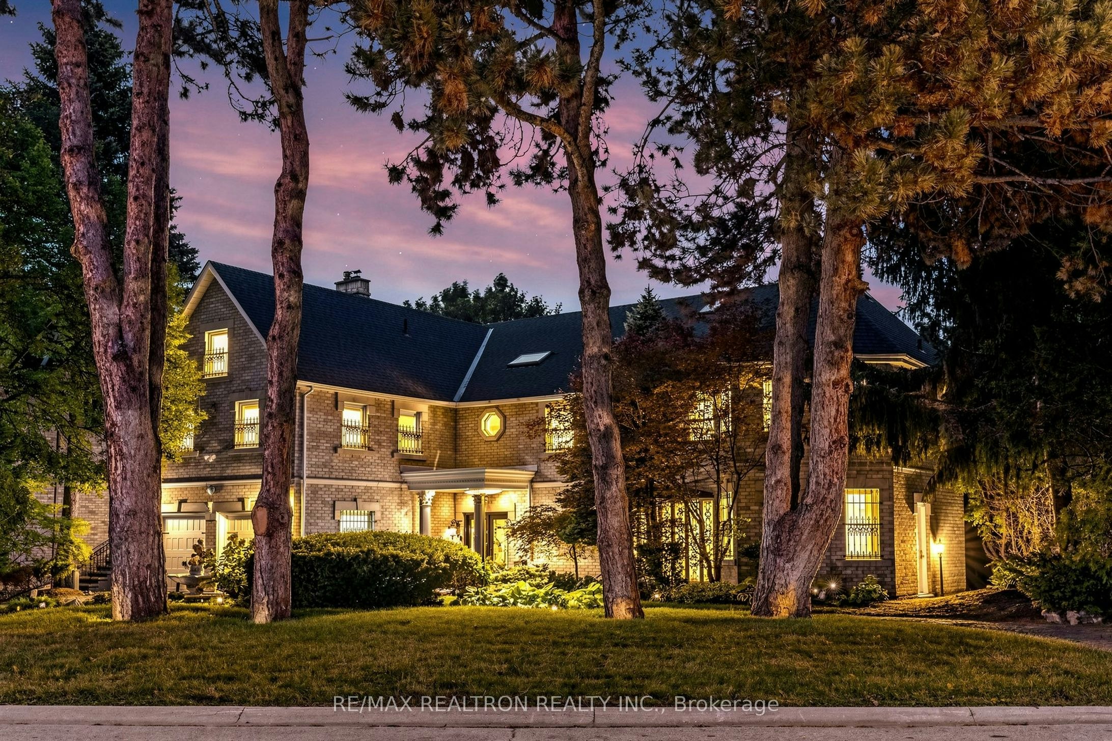 31 Arjay Crescent, Toronto, ON, M2L 1C6