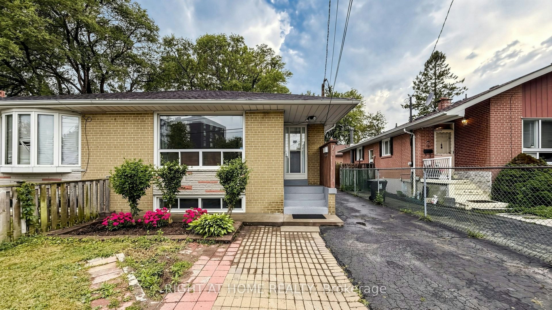 76 Fenside Drive, Toronto, ON, M3A 2V5