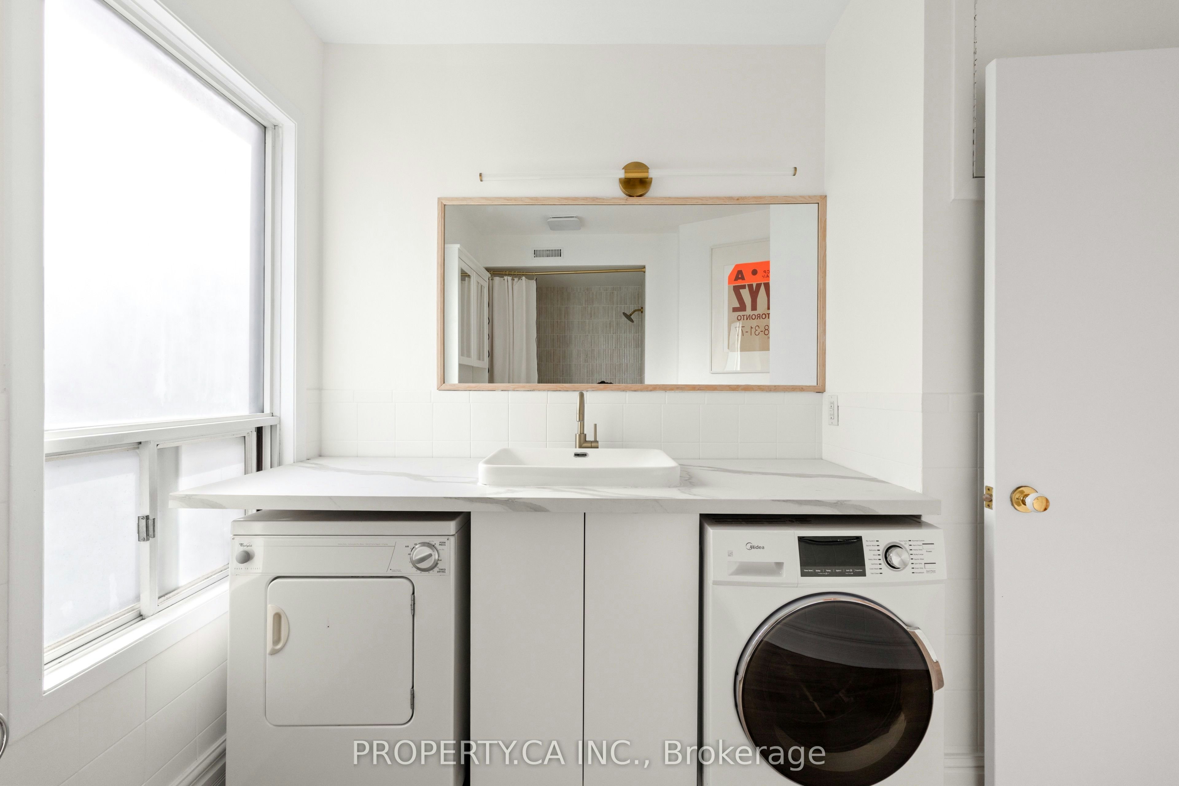 Upper-181 Argyle Street, Toronto, ON, M6J 1P5 - 8