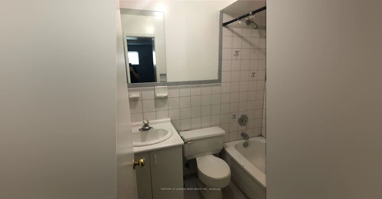 Bsmt 2-527 Glengarry Avenue, Toronto, ON, M5M 1G2 - 6
