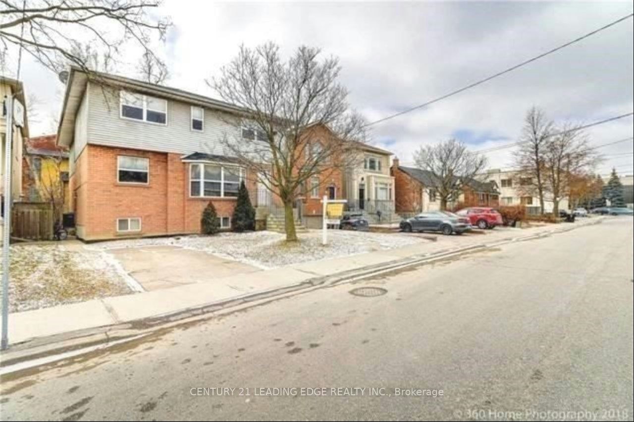 Bsmt 2-527 Glengarry Avenue, Toronto, ON, M5M 1G2 - 3