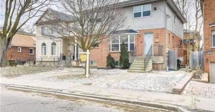 Bsmt 2-527 Glengarry Avenue, Toronto, ON, M5M 1G2