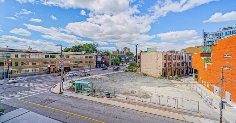 201-181 Bedford Road, Toronto, ON, M5R 0C2 - 28