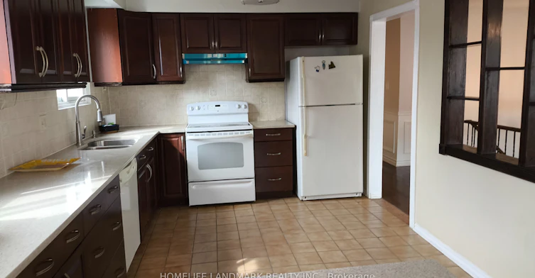 Upper-12 Clancy Drive, Toronto, ON, M2J 2V8 - 6