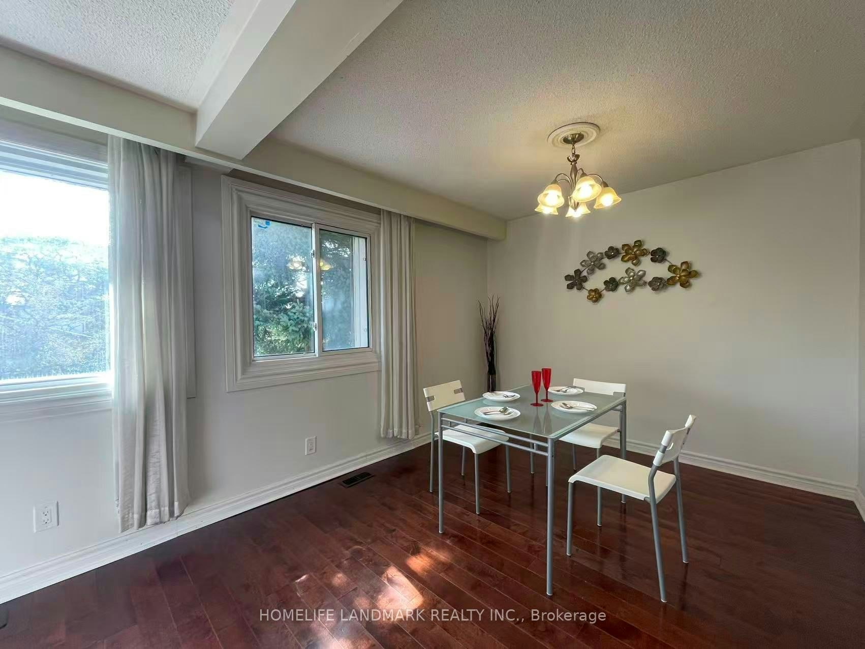 Upper-12 Clancy Drive, Toronto, ON, M2J 2V8 - 4