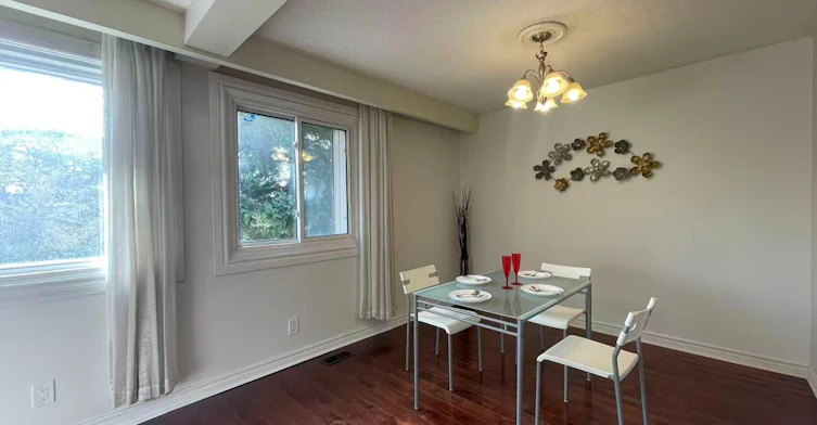 Upper-12 Clancy Drive, Toronto, ON, M2J 2V8 - 4