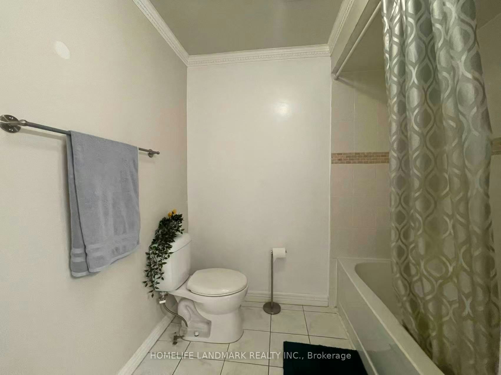 Upper-12 Clancy Drive, Toronto, ON, M2J 2V8 - 7