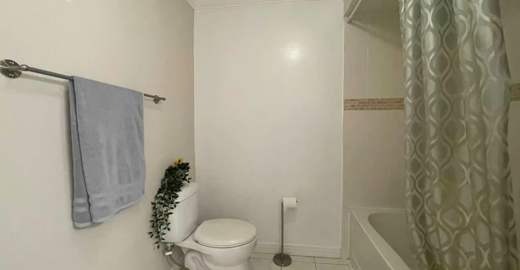 Upper-12 Clancy Drive, Toronto, ON, M2J 2V8 - 7