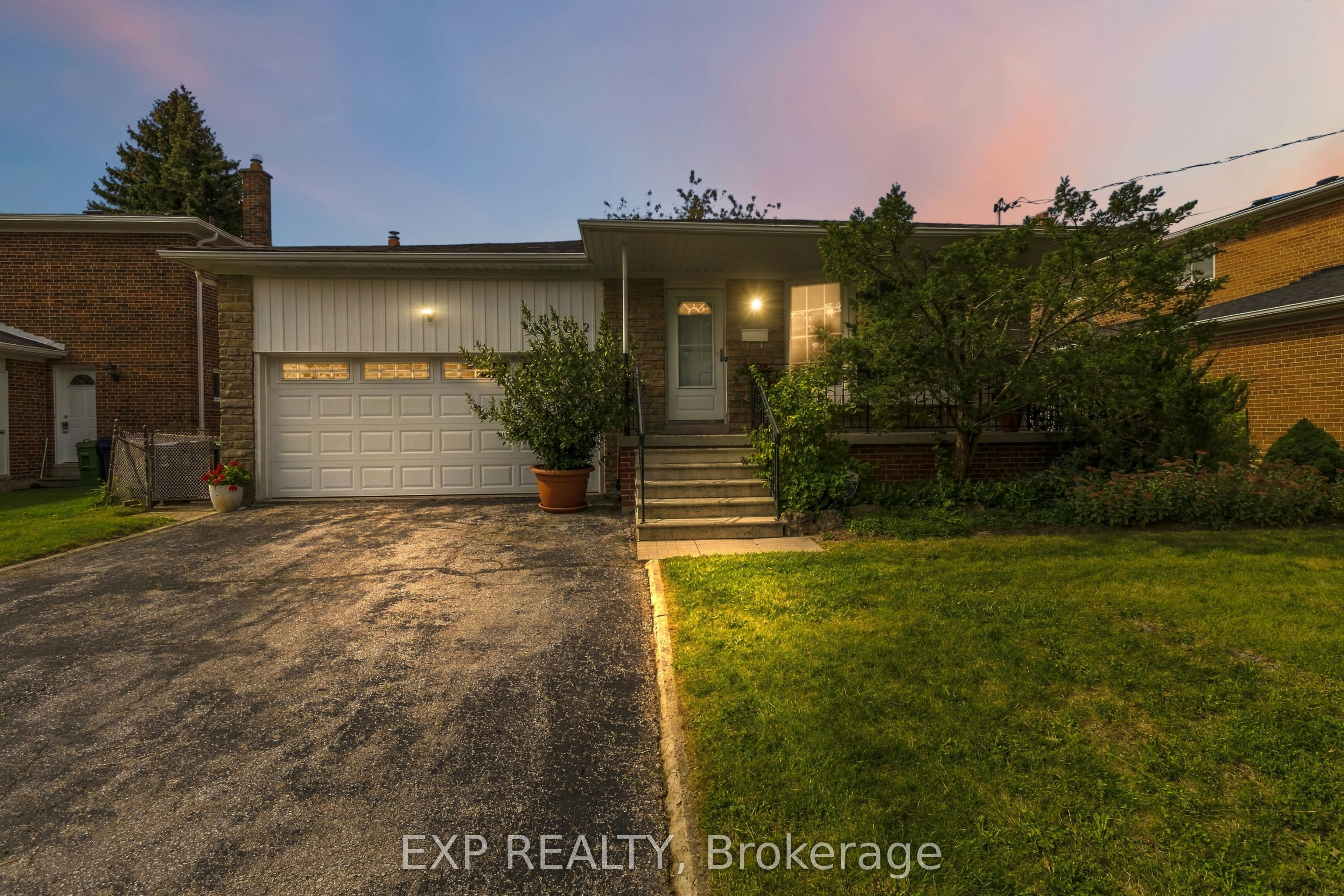 152 Hilda Avenue, Toronto, ON, M2M 1V9