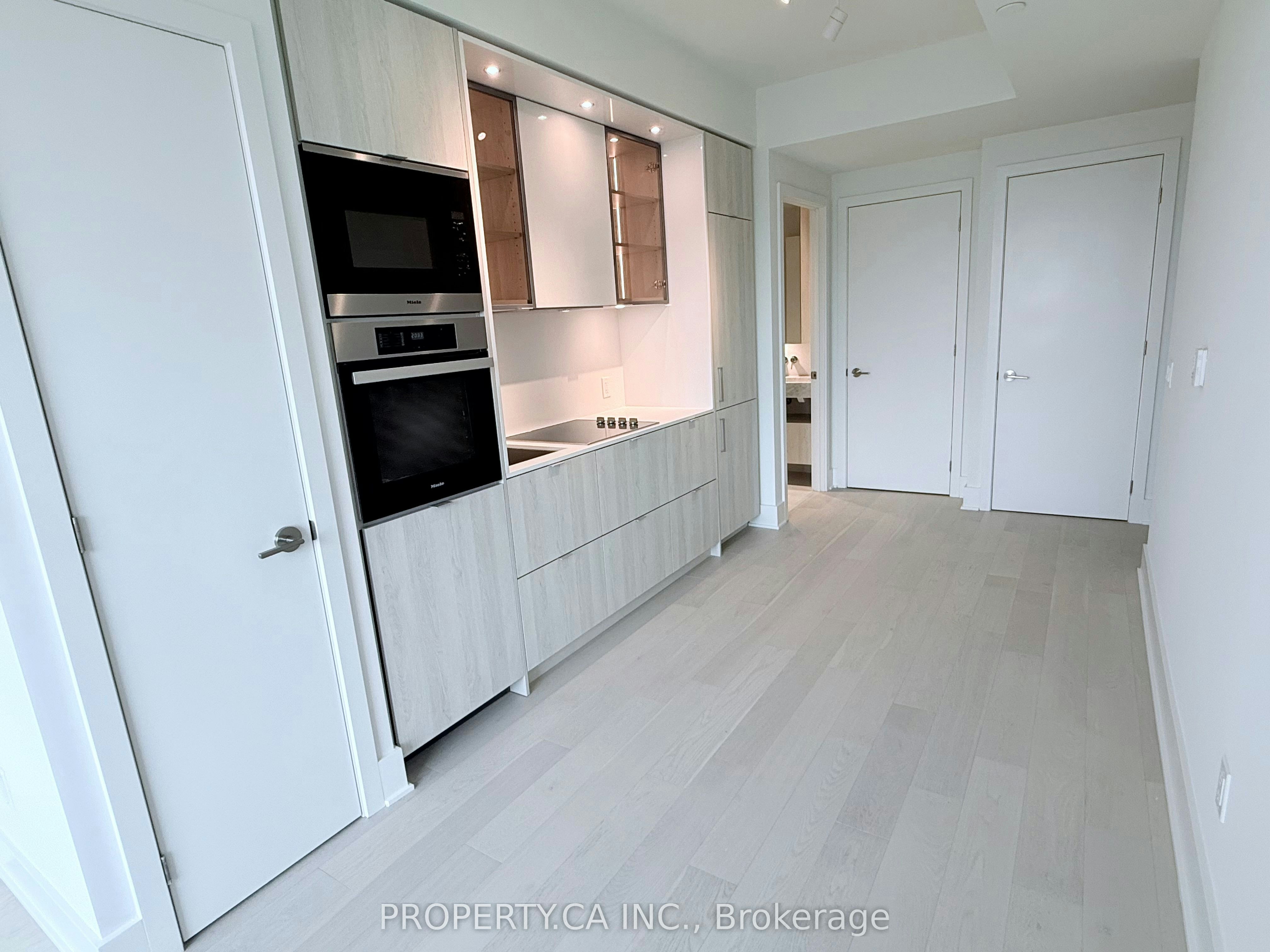 2214-11 Yorkville Avenue W, Toronto, ON, M4W 0B7 - 6