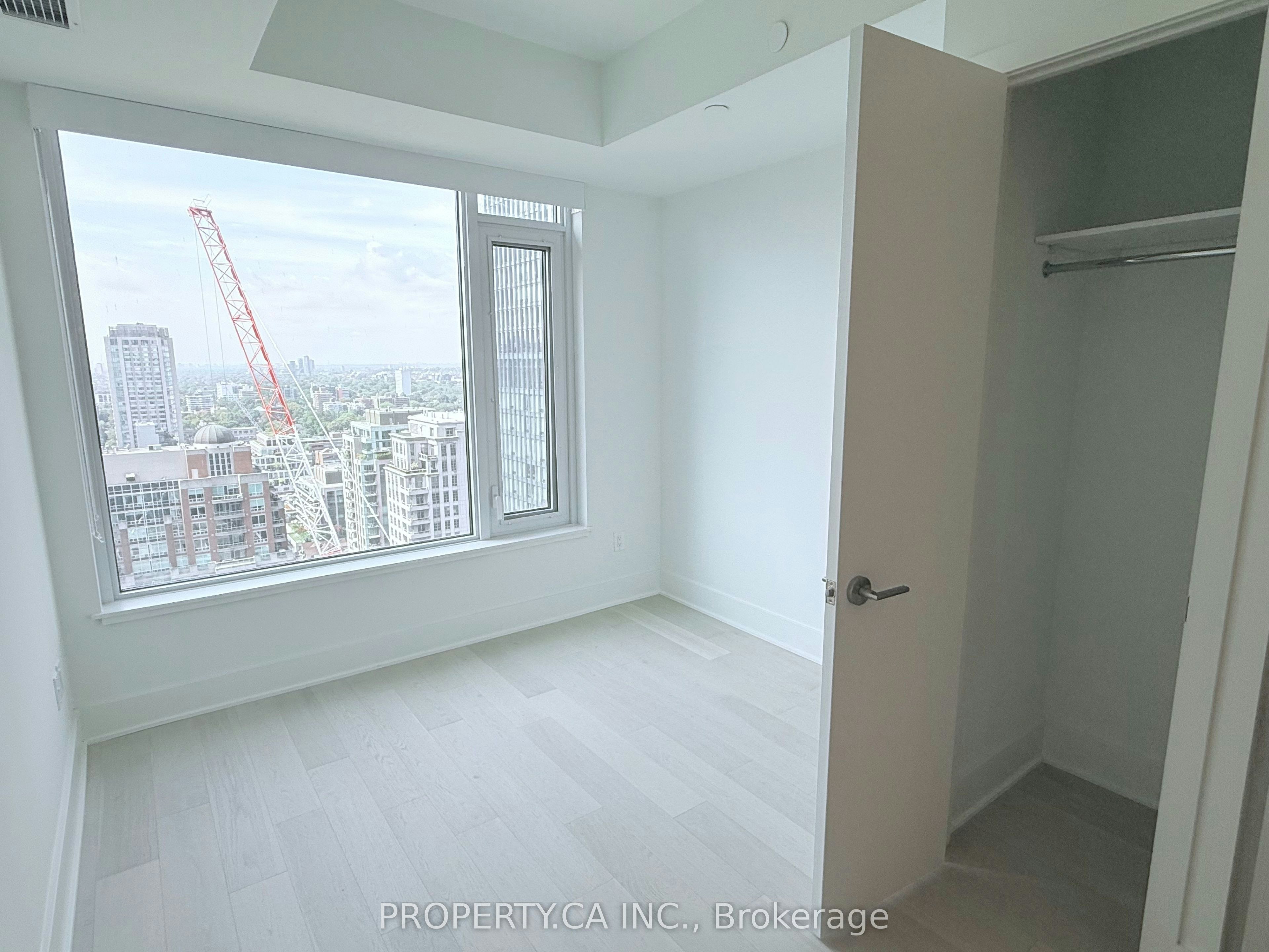 2214-11 Yorkville Avenue W, Toronto, ON, M4W 0B7 - 2