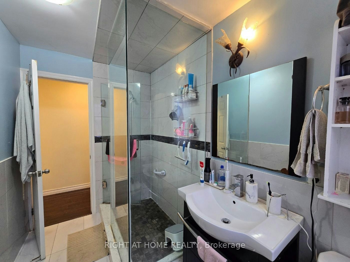 3rd Floor-608 Bloor Street W, Toronto, ON, M6G 1K4 - 13