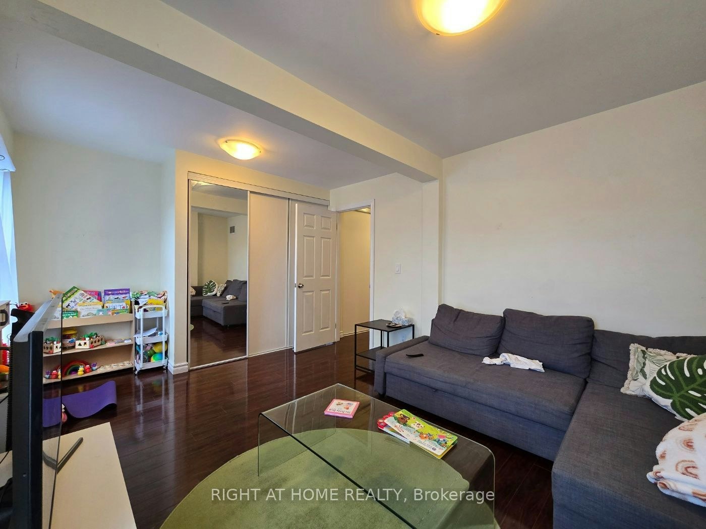 3rd Floor-608 Bloor Street W, Toronto, ON, M6G 1K4 - 5