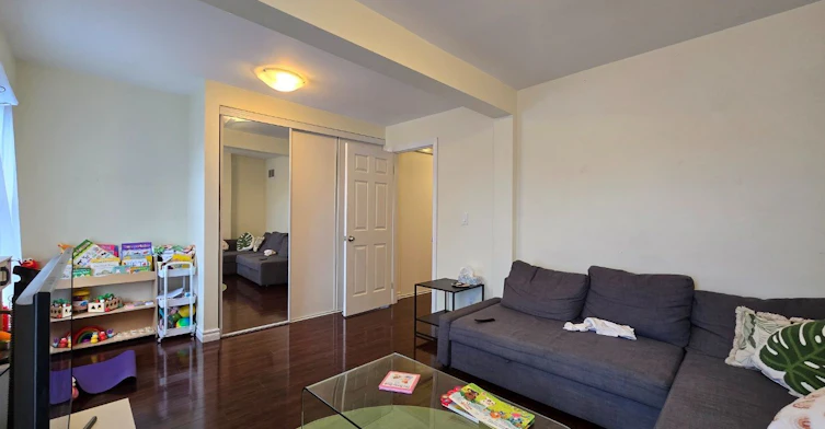 3rd Floor-608 Bloor Street W, Toronto, ON, M6G 1K4 - 5