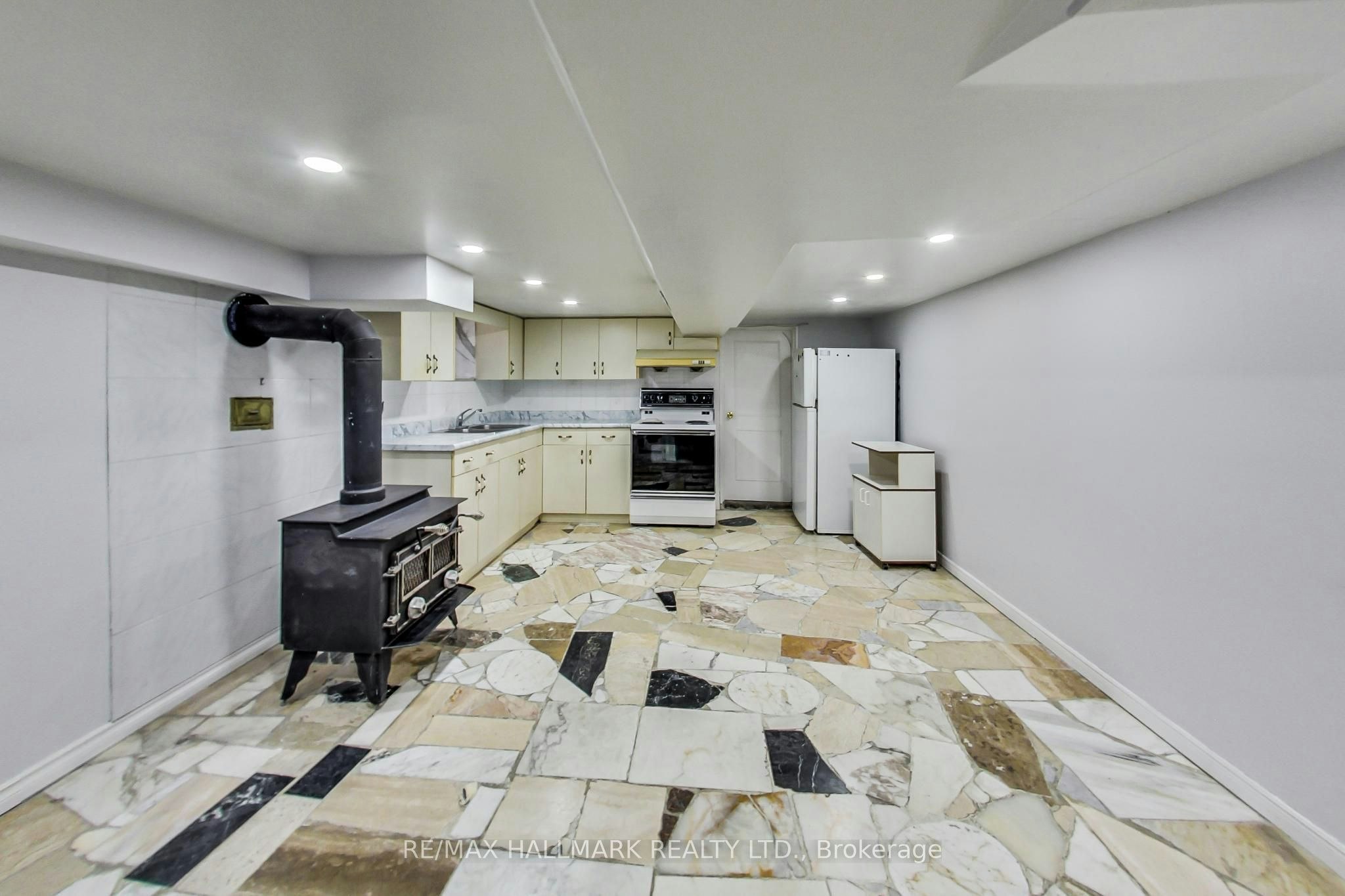 633 Glenholme Avenue, Toronto, ON, M6E 3G8 - 29