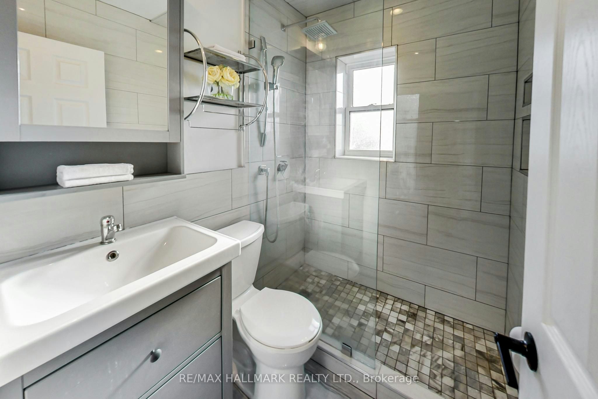 633 Glenholme Avenue, Toronto, ON, M6E 3G8 - 27