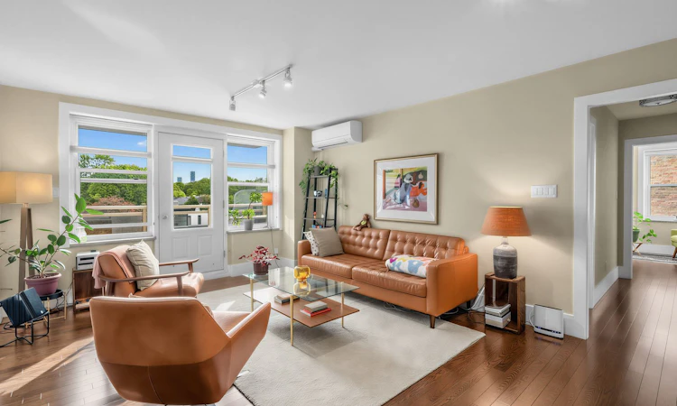 401-2603 Bathurst Street