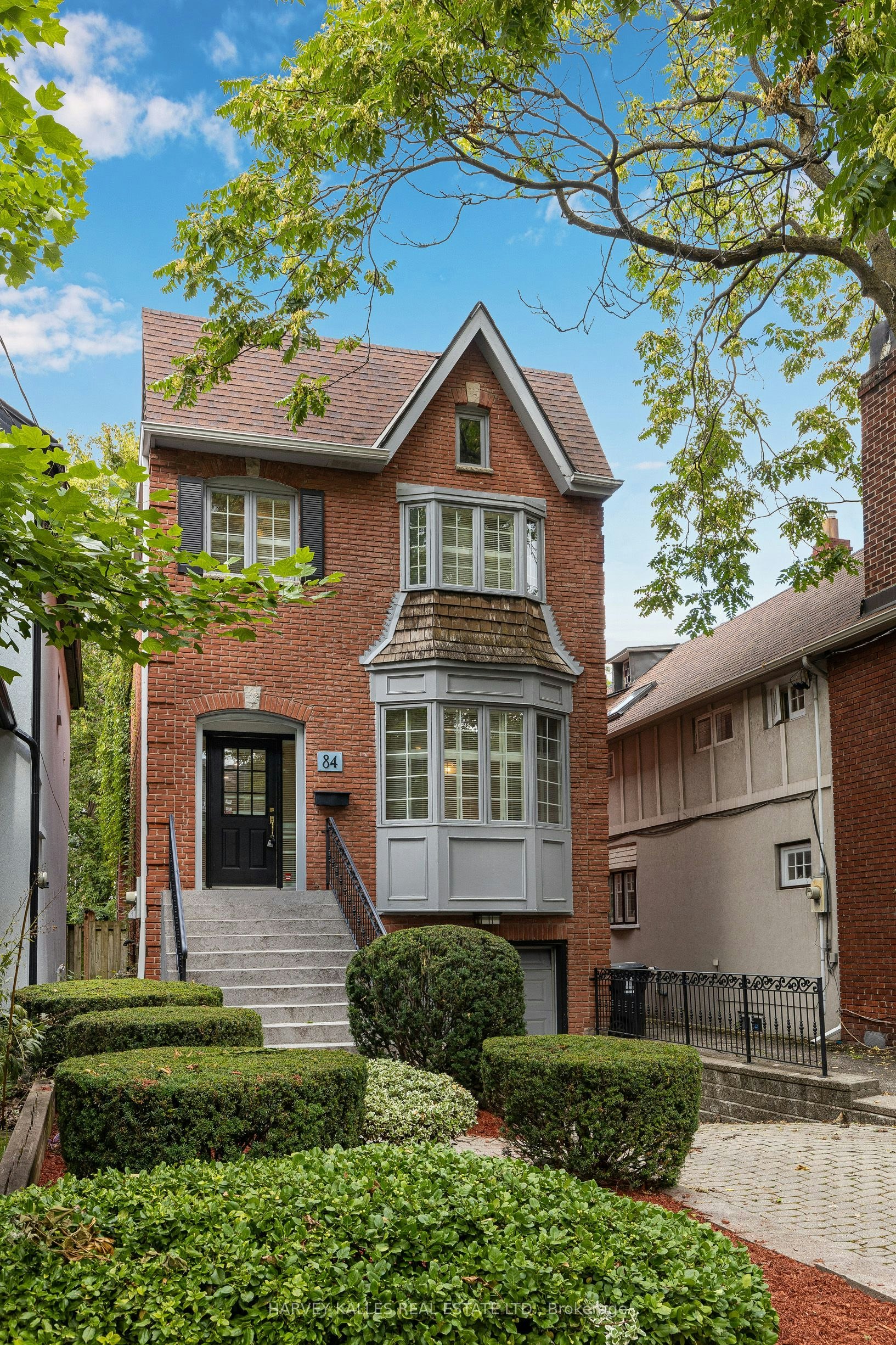 84 Walmsley Boulevard, Toronto, ON, M4V 1X6