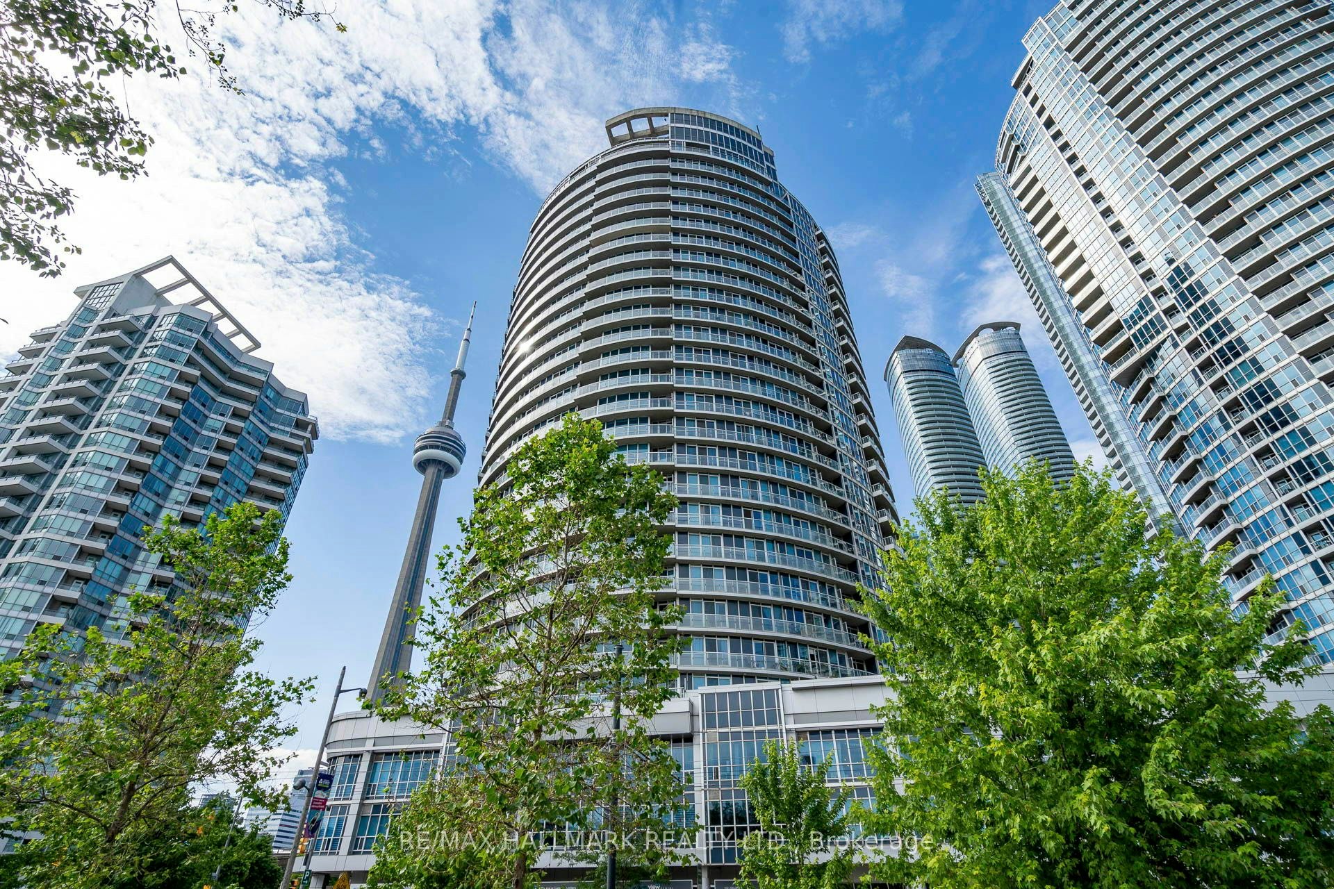402-218 Queens Quay W, Toronto, ON, M5J 2Y6
