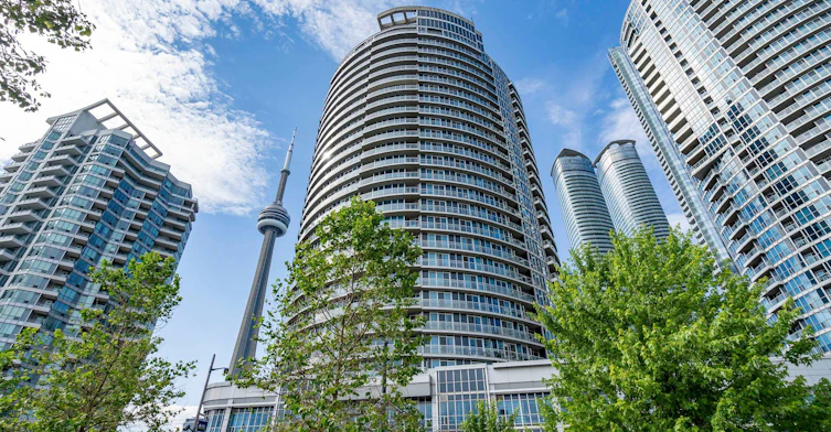 402-218 Queens Quay W, Toronto, ON, M5J 2Y6