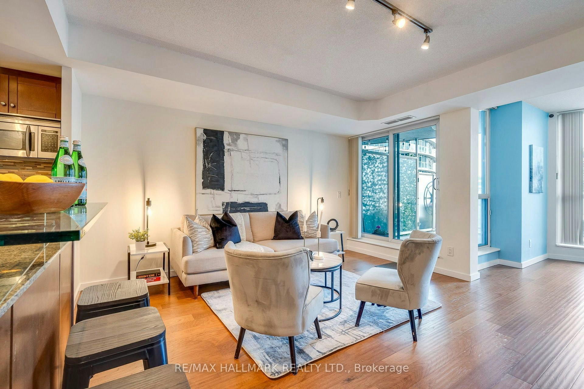 402-218 Queens Quay W, Toronto, ON, M5J 2Y6 - 12
