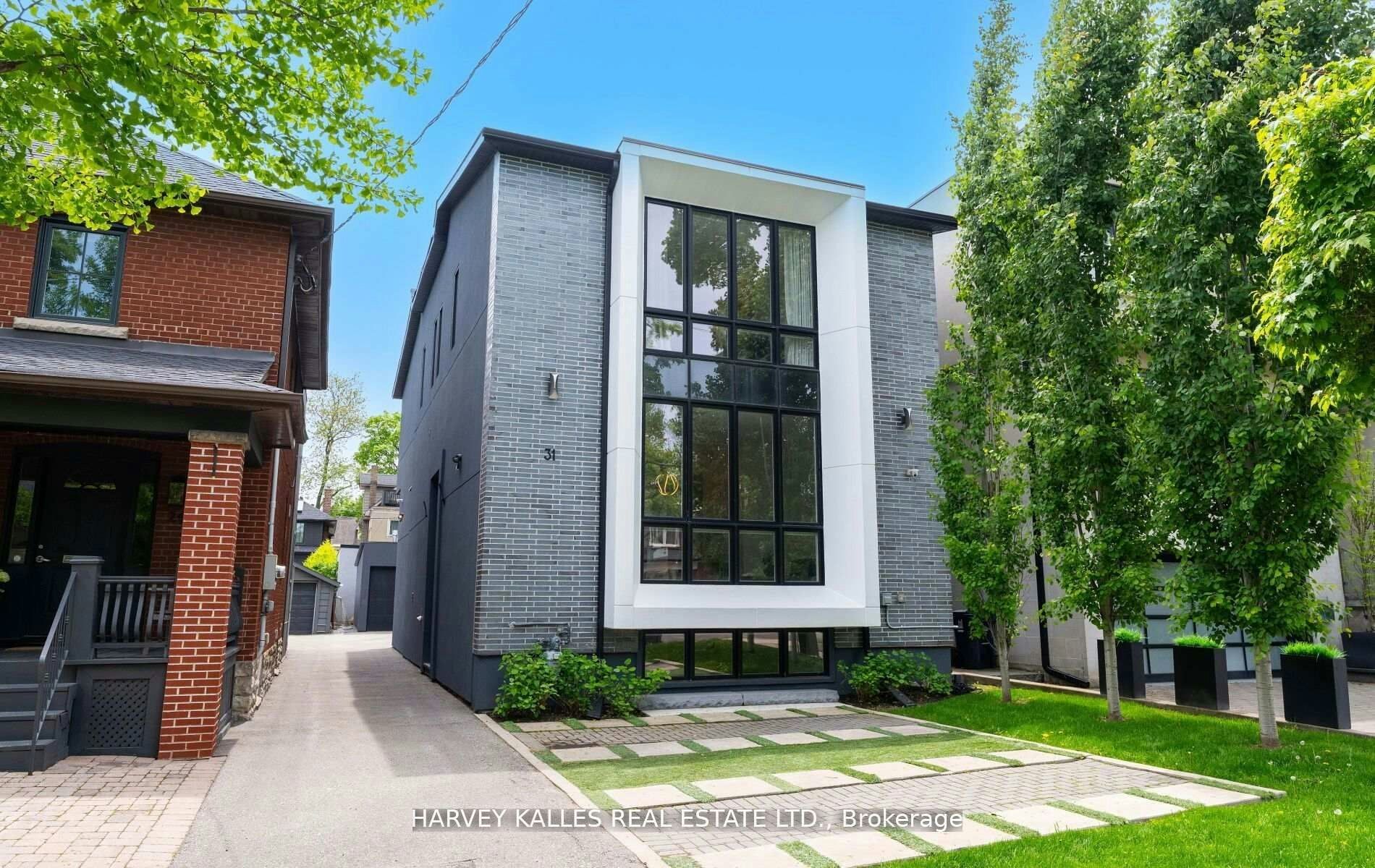 31 Kilbarry Road, Toronto, ON, M5P 1K4