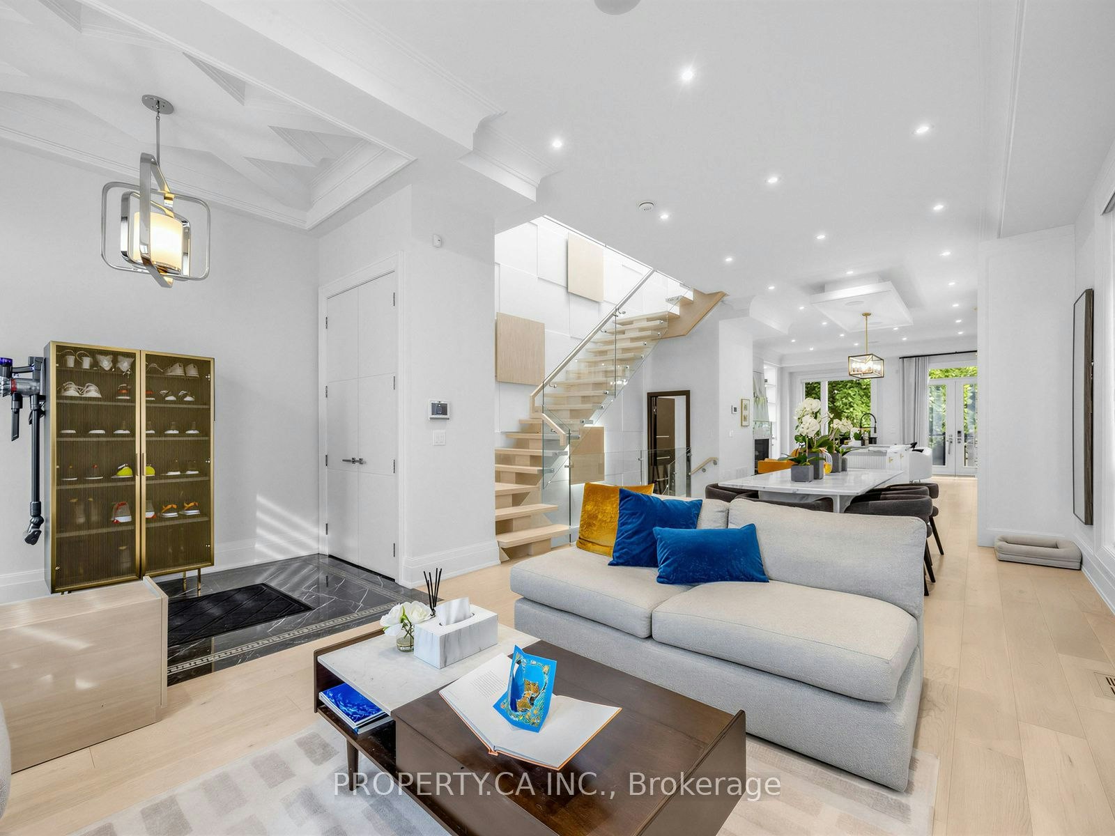 370 Hillsdale Avenue E, Toronto, ON, M4S 1T8 - 3