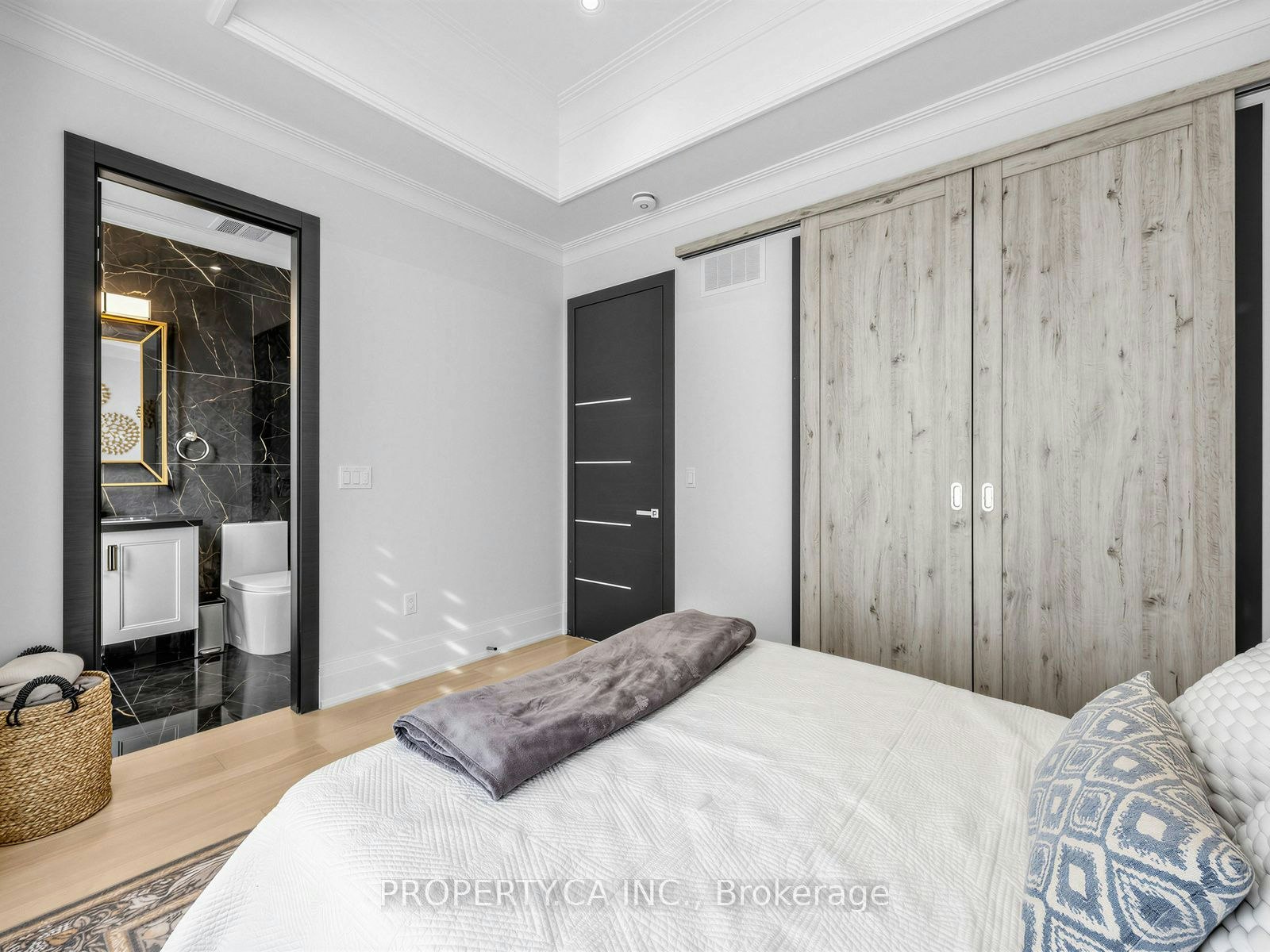 370 Hillsdale Avenue E, Toronto, ON, M4S 1T8 - 22