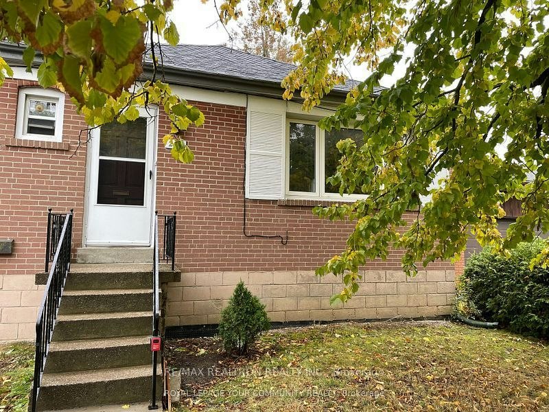 Main-277 Bogert Avenue, Toronto, ON, M2N 1L4