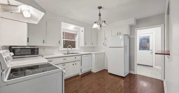 Main-128 Bogert Avenue, Toronto, ON, M2N 1K8 - 7