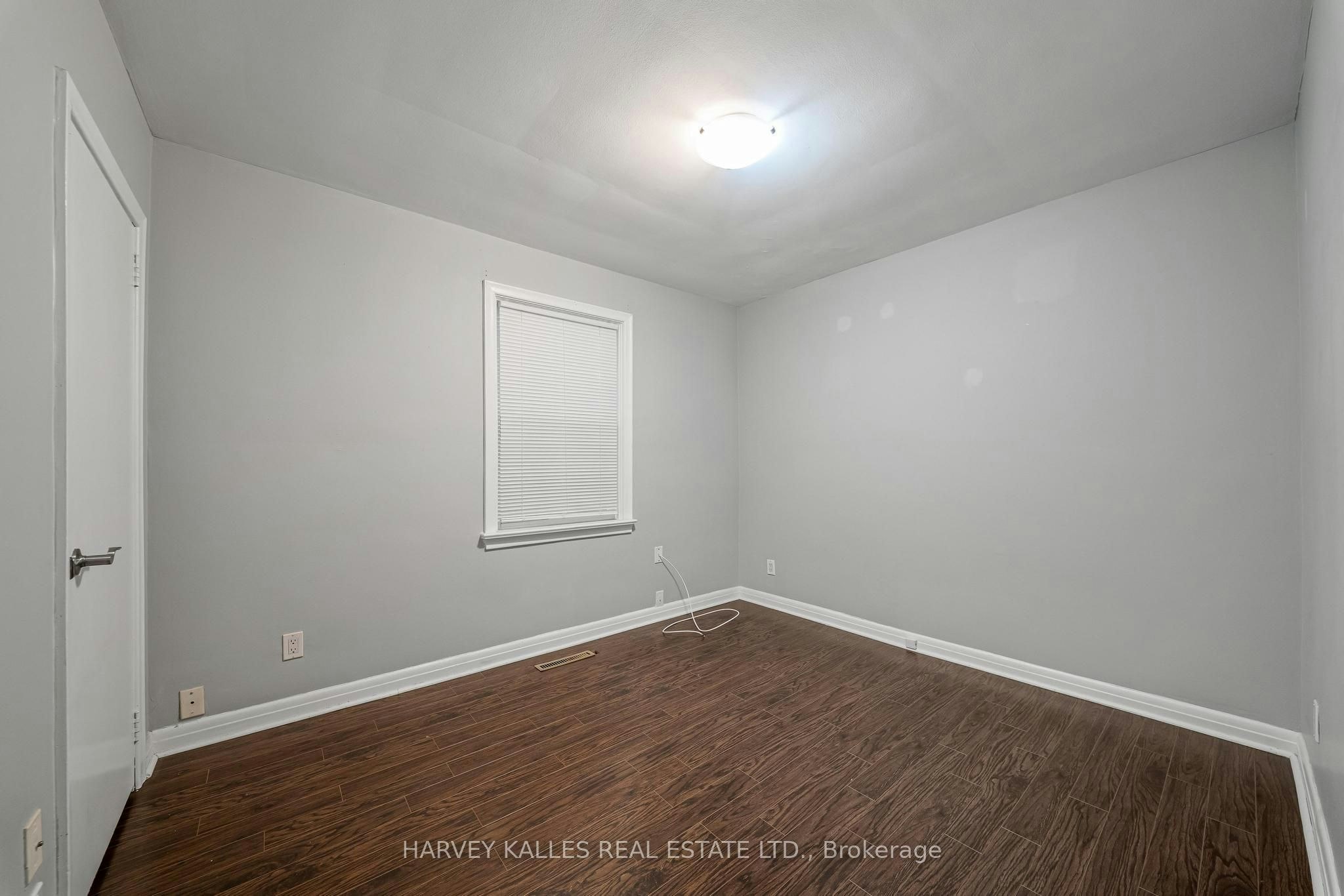 Main-128 Bogert Avenue, Toronto, ON, M2N 1K8 - 11