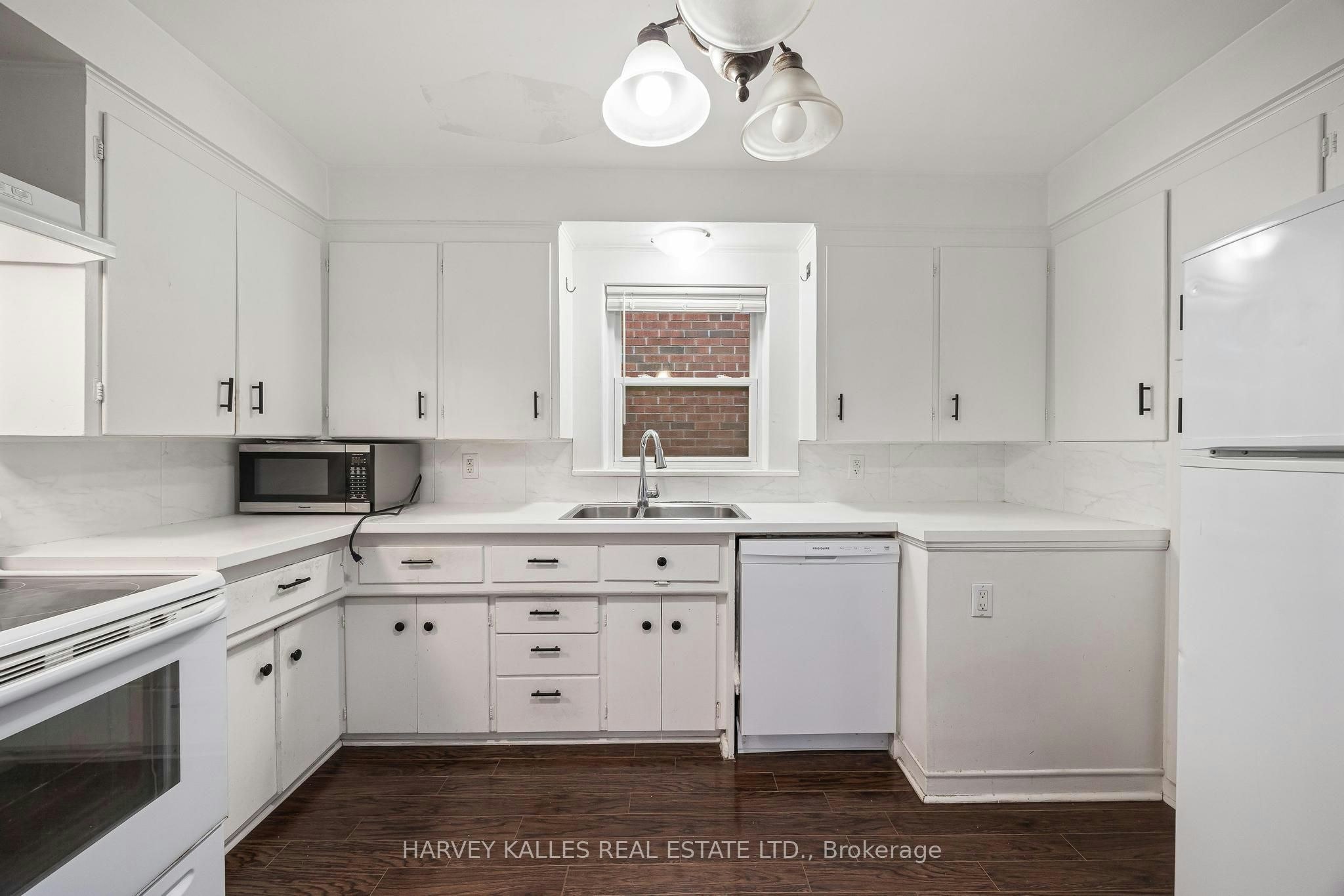 Main-128 Bogert Avenue, Toronto, ON, M2N 1K8 - 8