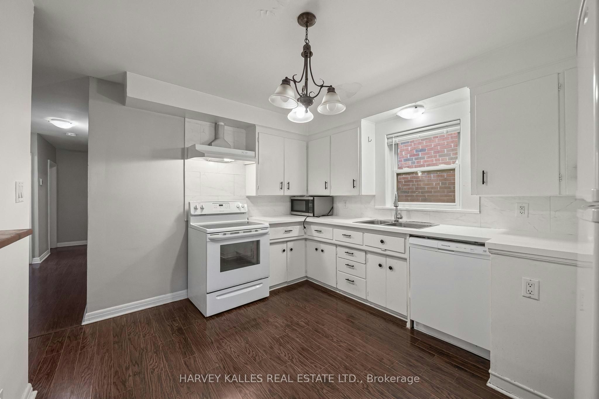 Main-128 Bogert Avenue, Toronto, ON, M2N 1K8 - 6