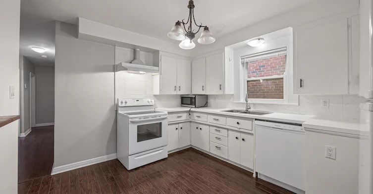 Main-128 Bogert Avenue, Toronto, ON, M2N 1K8 - 6