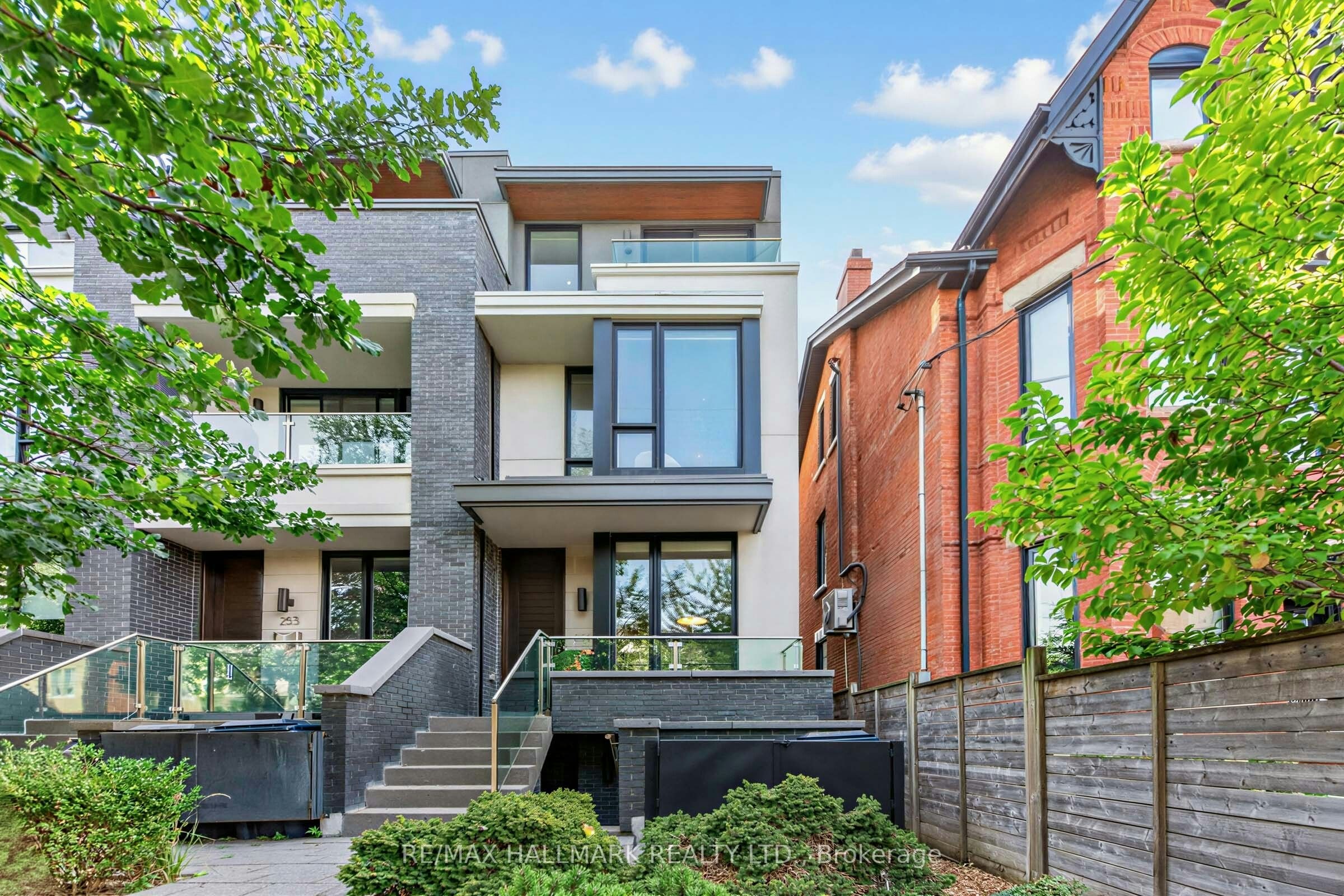 251 Roxton Road, Toronto, ON, M6G 3R1