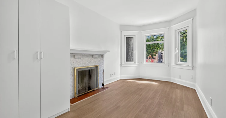 D-30 Pinewood Avenue, Toronto, ON, M6C 2V1 - 12