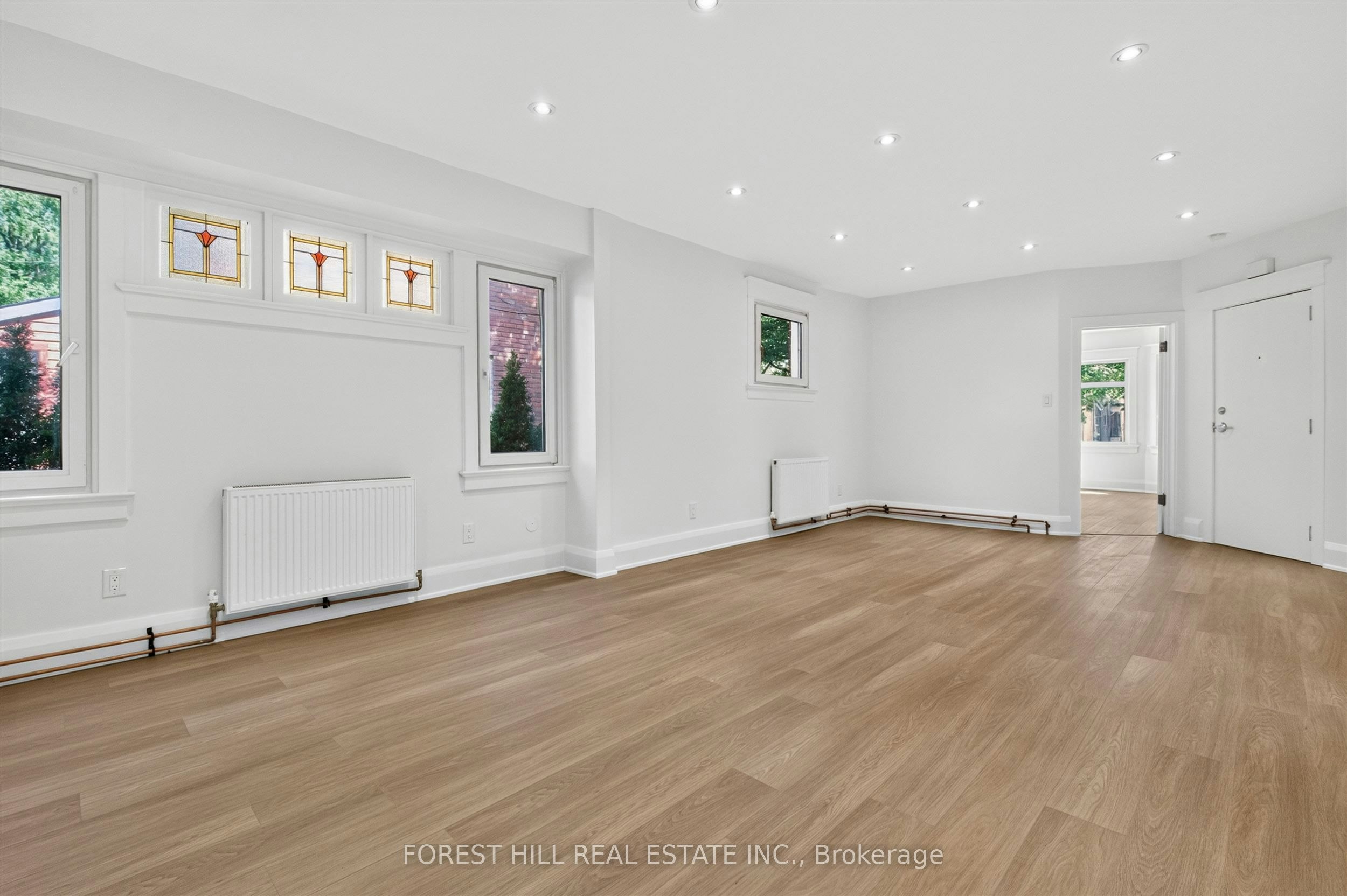 D-30 Pinewood Avenue, Toronto, ON, M6C 2V1 - 6
