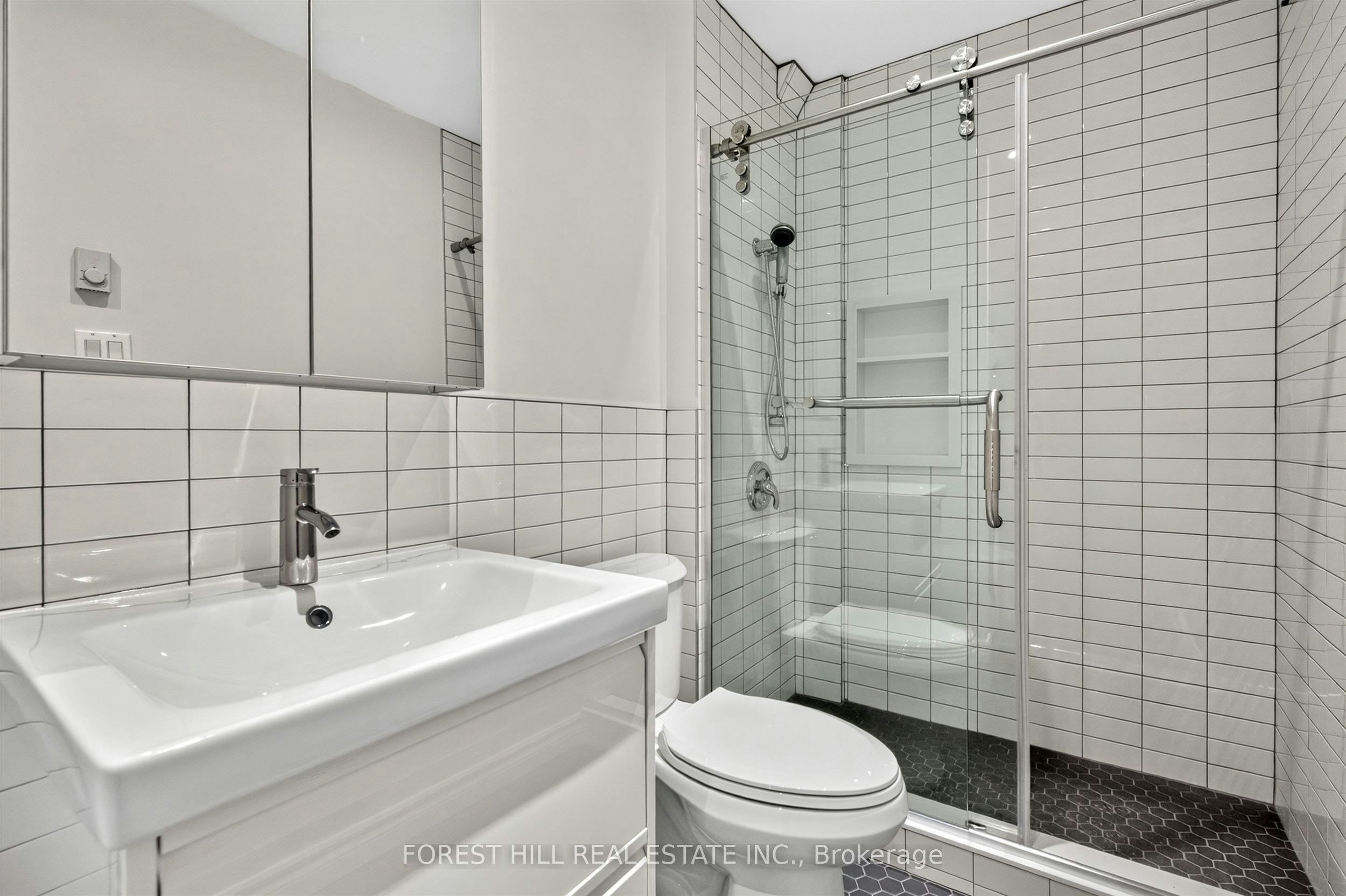 D-30 Pinewood Avenue, Toronto, ON, M6C 2V1 - 20