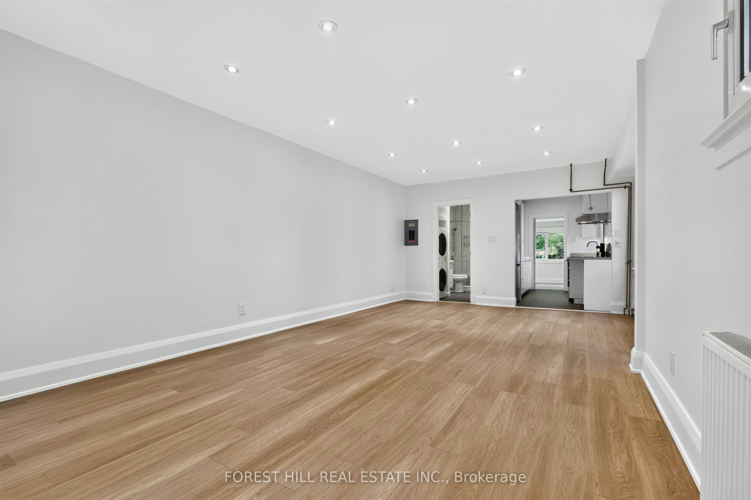 D-30 Pinewood Avenue, Toronto, ON, M6C 2V1 - 5