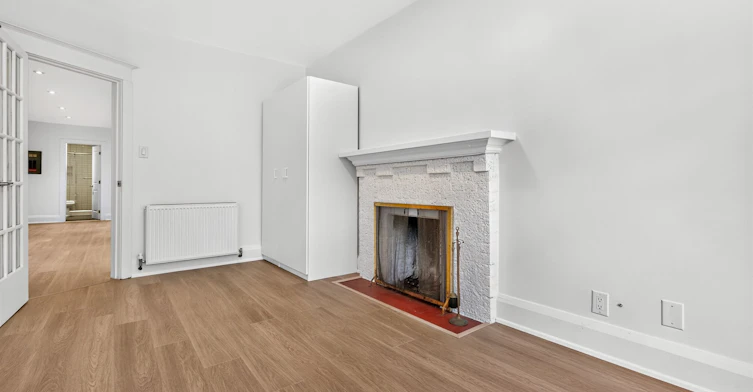 D-30 Pinewood Avenue, Toronto, ON, M6C 2V1 - 14