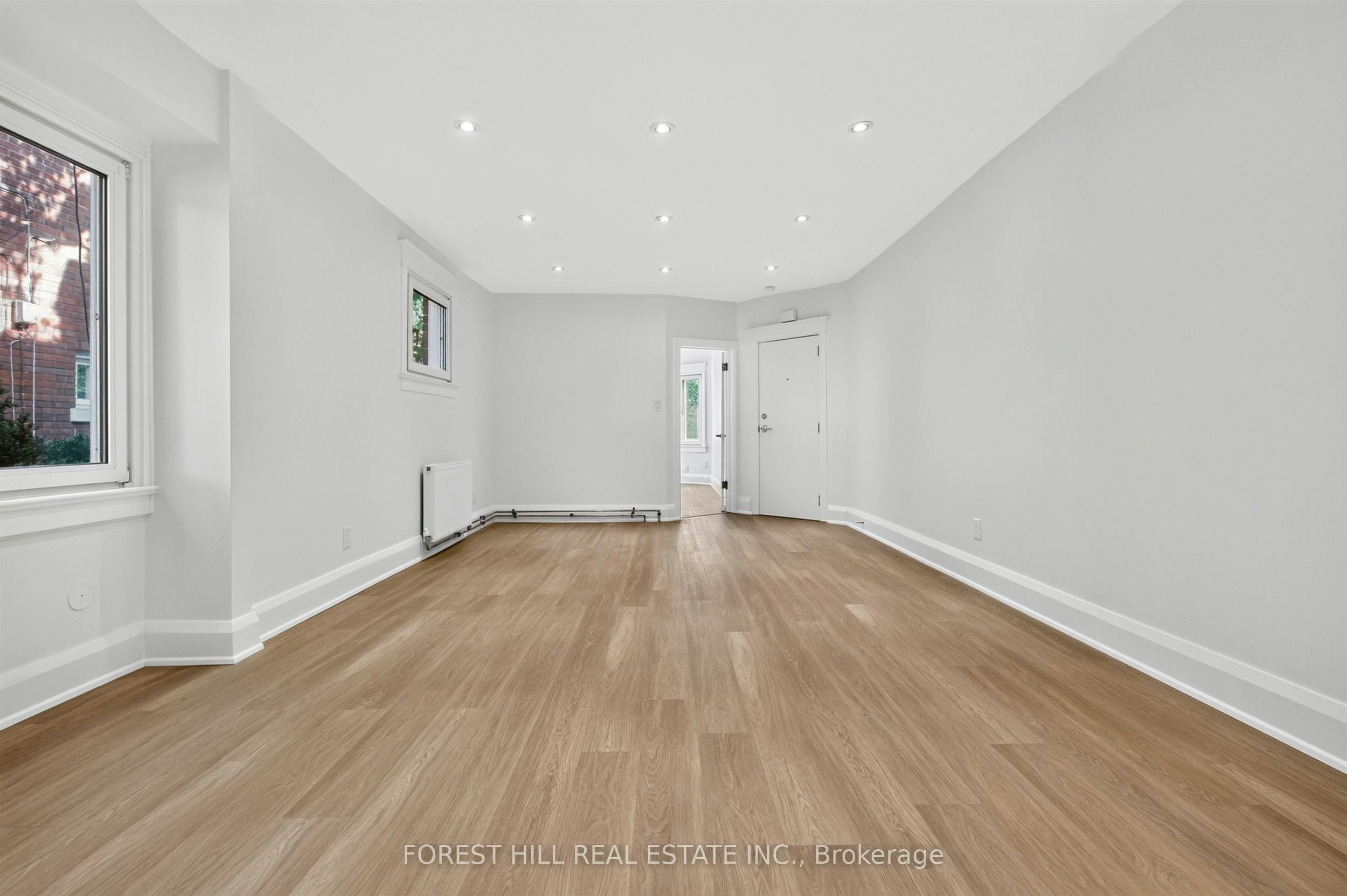 D-30 Pinewood Avenue, Toronto, ON, M6C 2V1 - 7