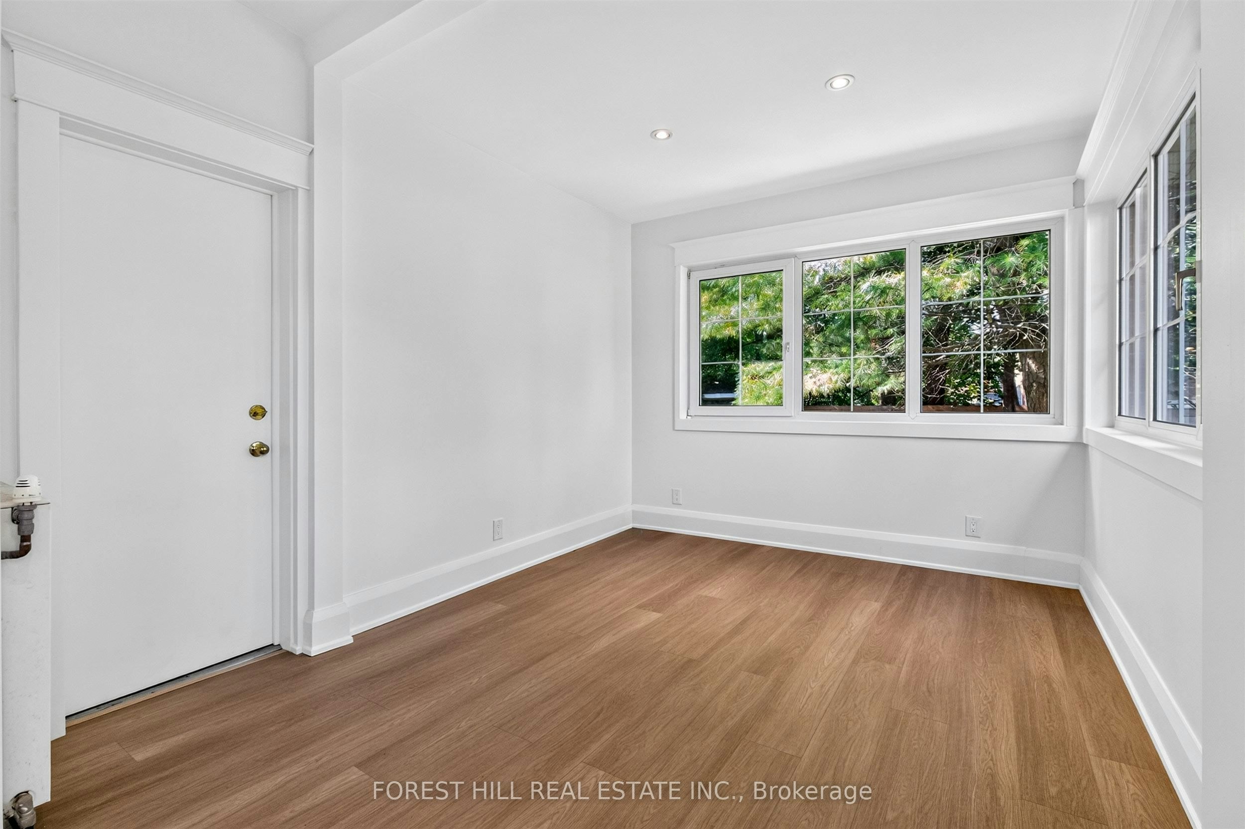 D-30 Pinewood Avenue, Toronto, ON, M6C 2V1 - 16