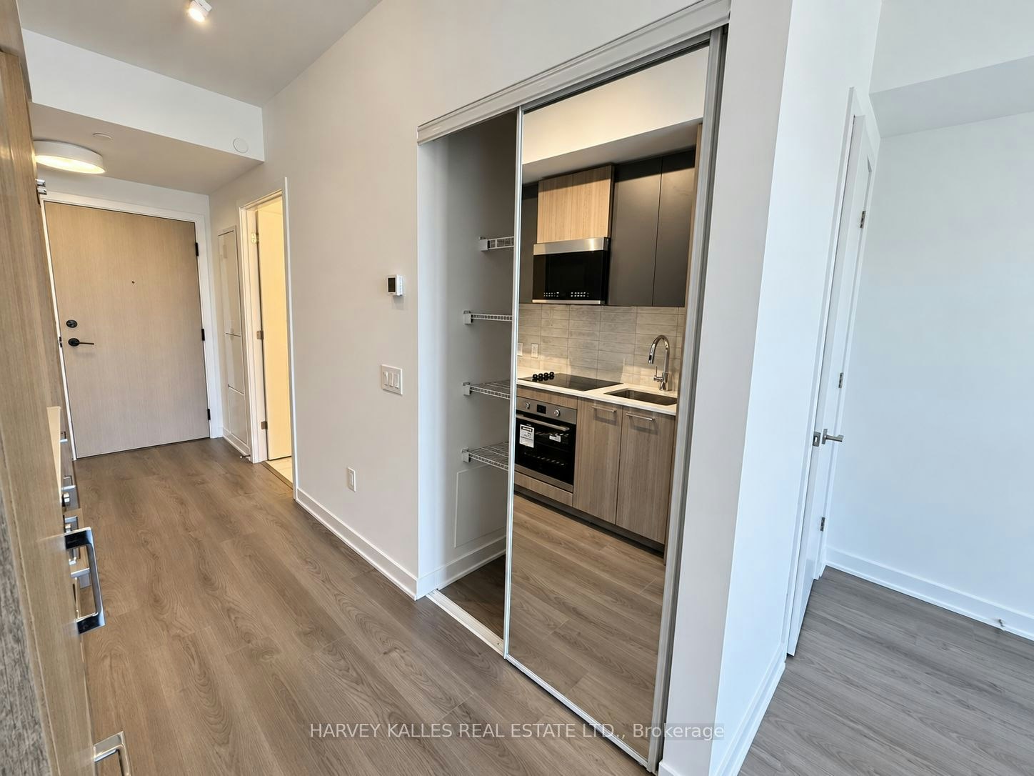 450-30 Dreamers Way, Toronto, ON, M5A 0Y7 - 6