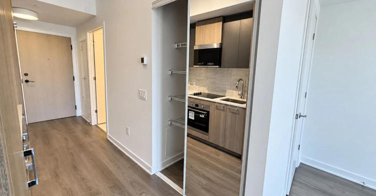 450-30 Dreamers Way, Toronto, ON, M5A 0Y7 - 6